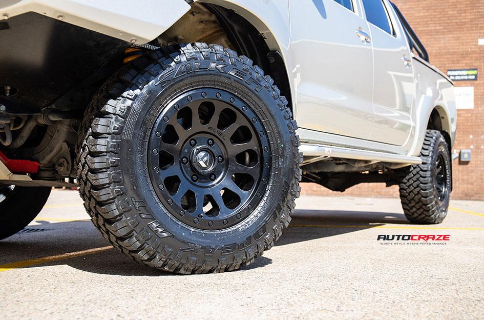TOYOTA HILUX N70 4WD VECTOR MATTE BLACK